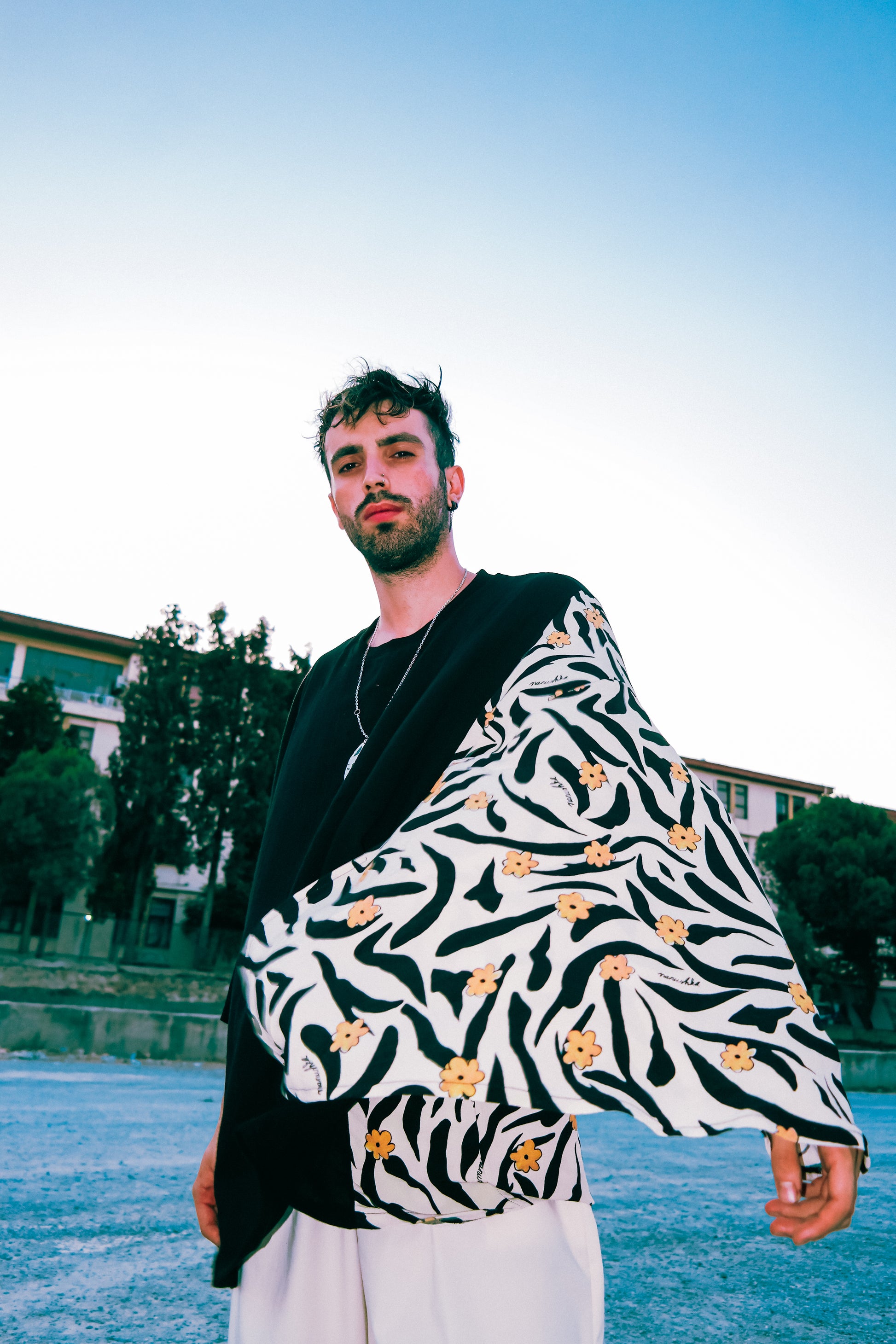 İşlevsel bandana kollu fresh esinti Şile bezi oversize siyah tişört - melongeneCo