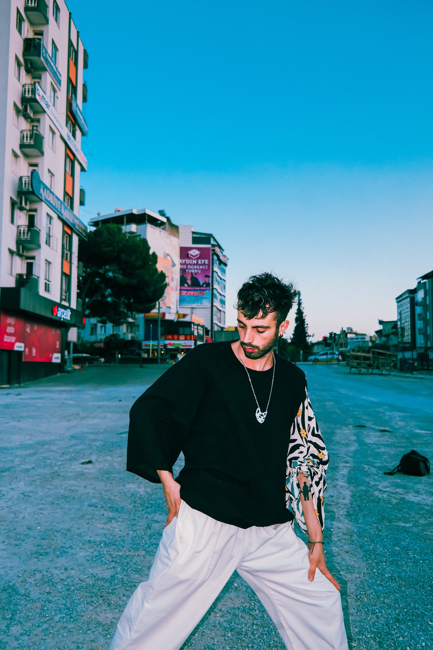 İşlevsel bandana kollu fresh esinti Şile bezi oversize siyah tişört - melongeneCo