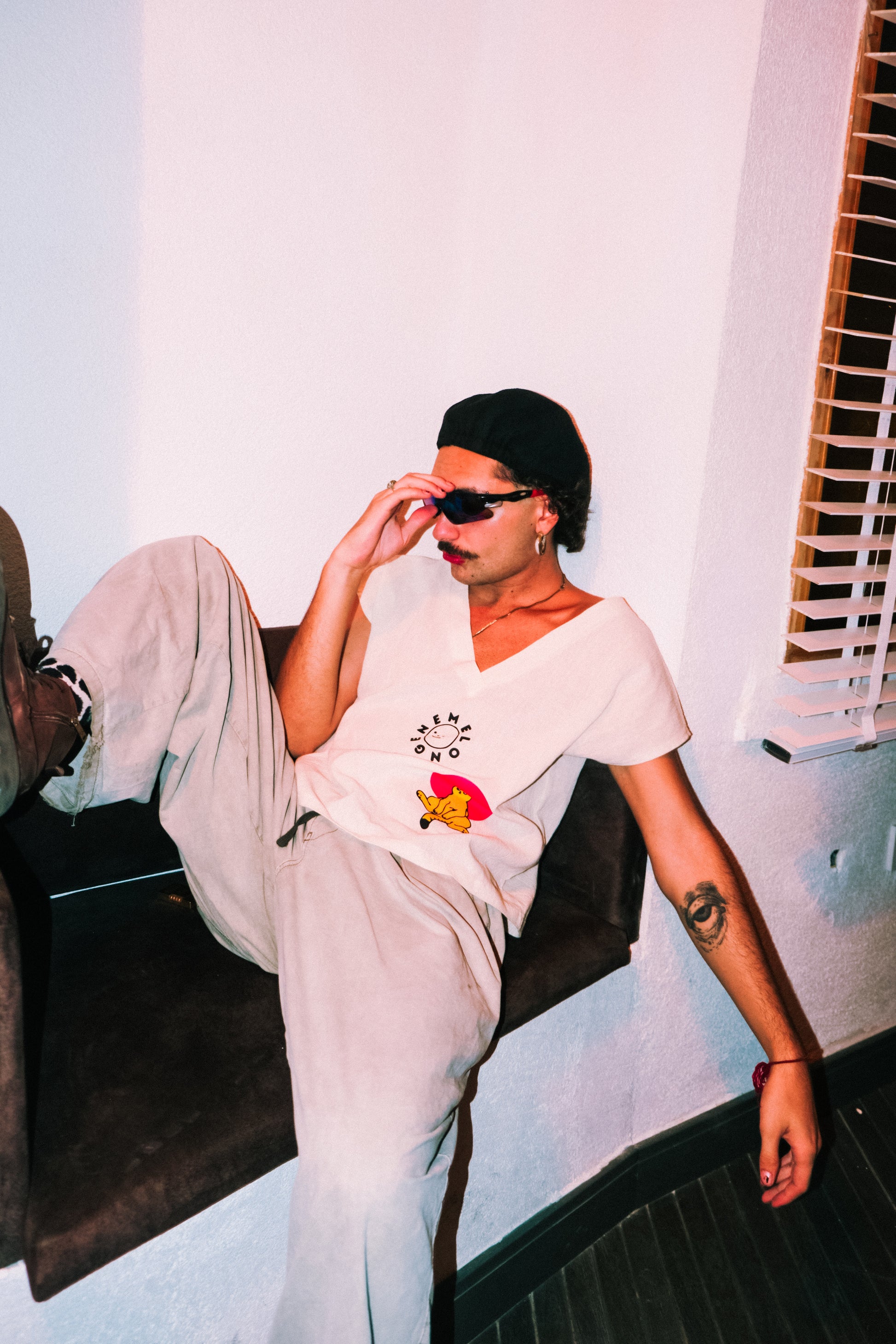 V yaka V sırt Şile bezi midi crop tişört - melongeneCo