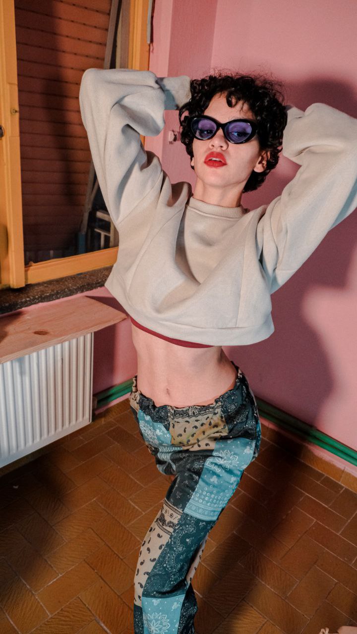 beige crop - melongeneCo