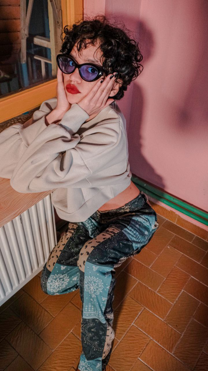 beige crop - melongeneCo