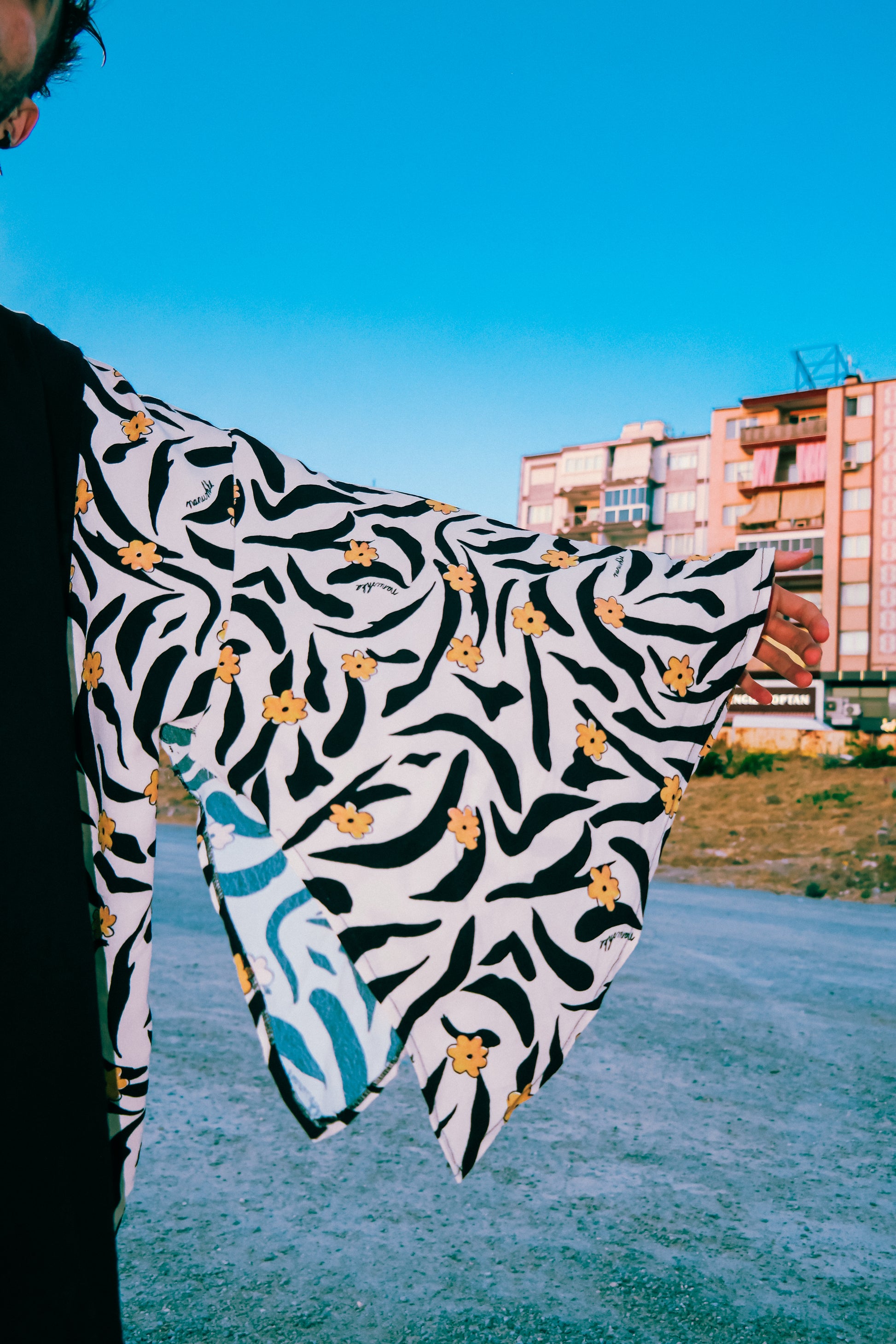 İşlevsel bandana kollu fresh esinti Şile bezi oversize siyah tişört - melongeneCo