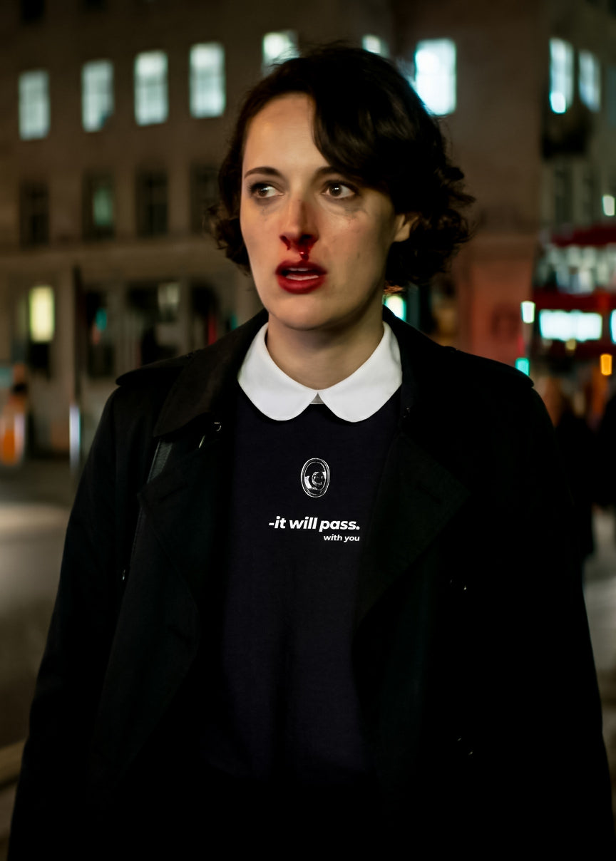 fleabag / love story edition beyaz yakalı, siyah tişört - melongeneCo