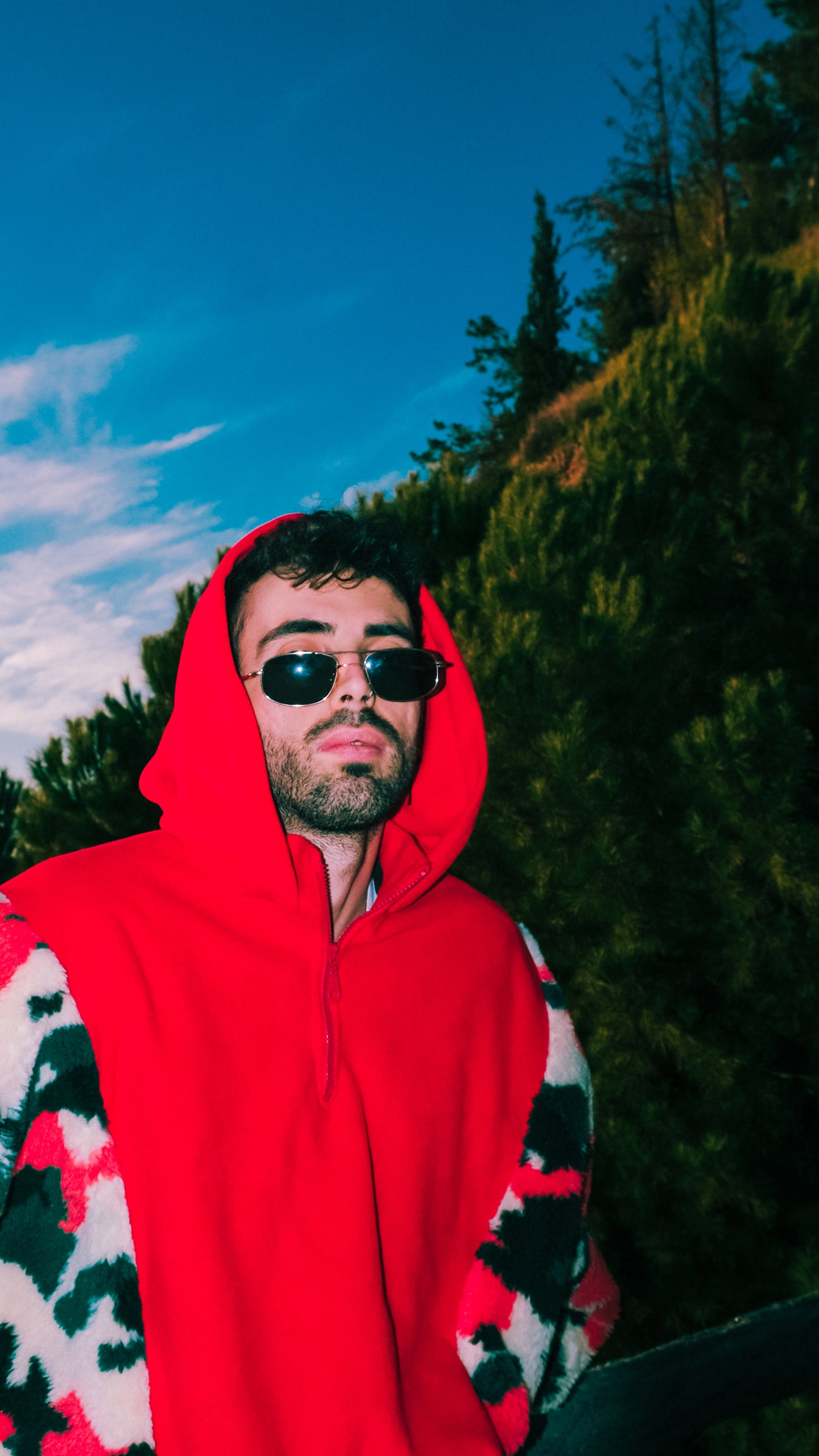 Kırmızı yara kol peluş sweatshirt