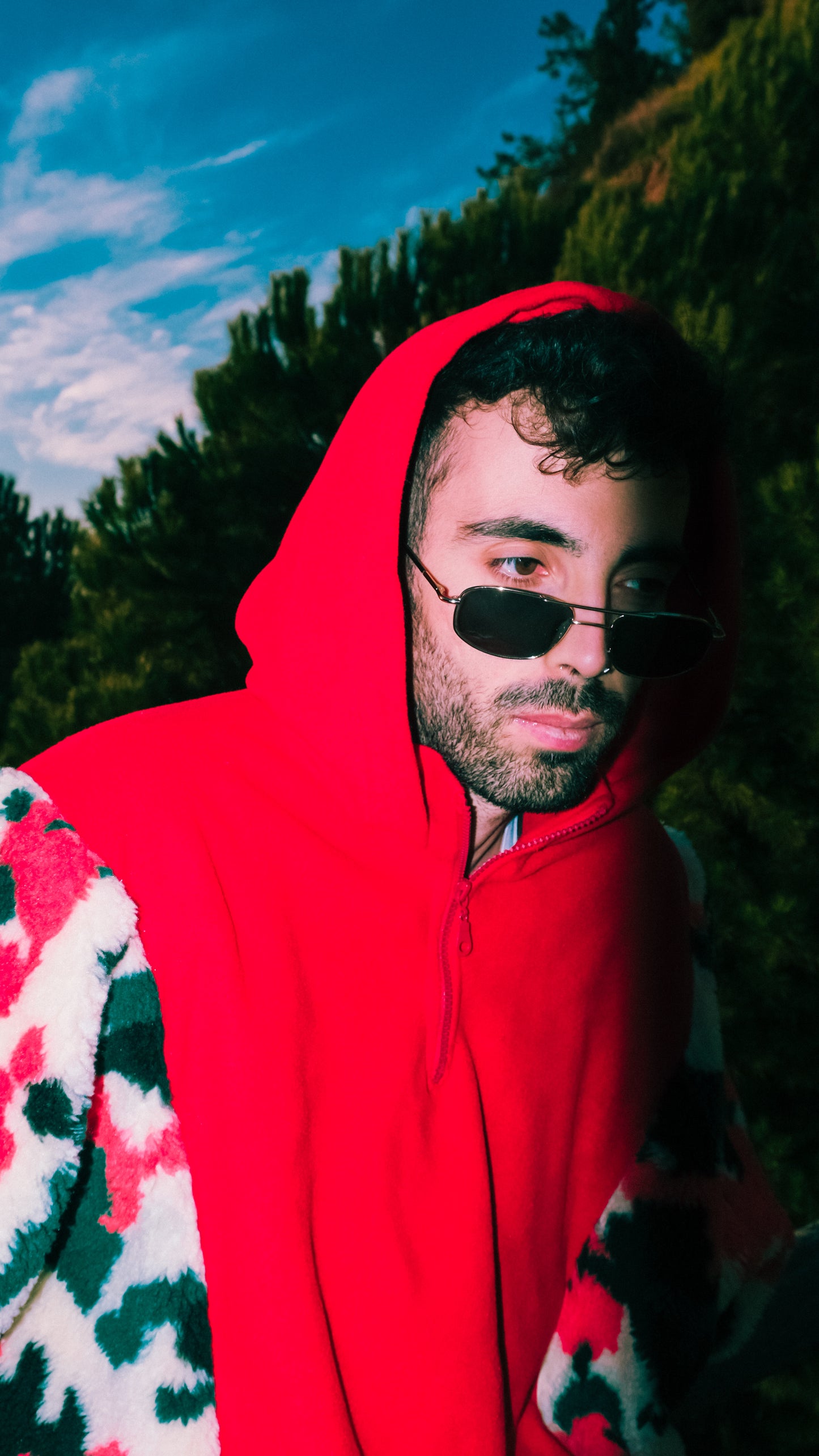 Kırmızı yara kol peluş sweatshirt