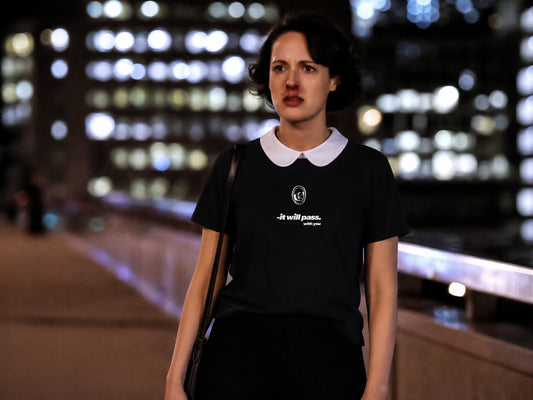 fleabag / love story edition beyaz yakalı, siyah tişört - melongeneCo